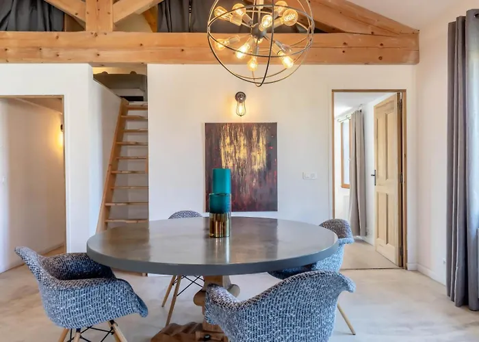 Olive- Vaste appartement donnant sur la Sorgue